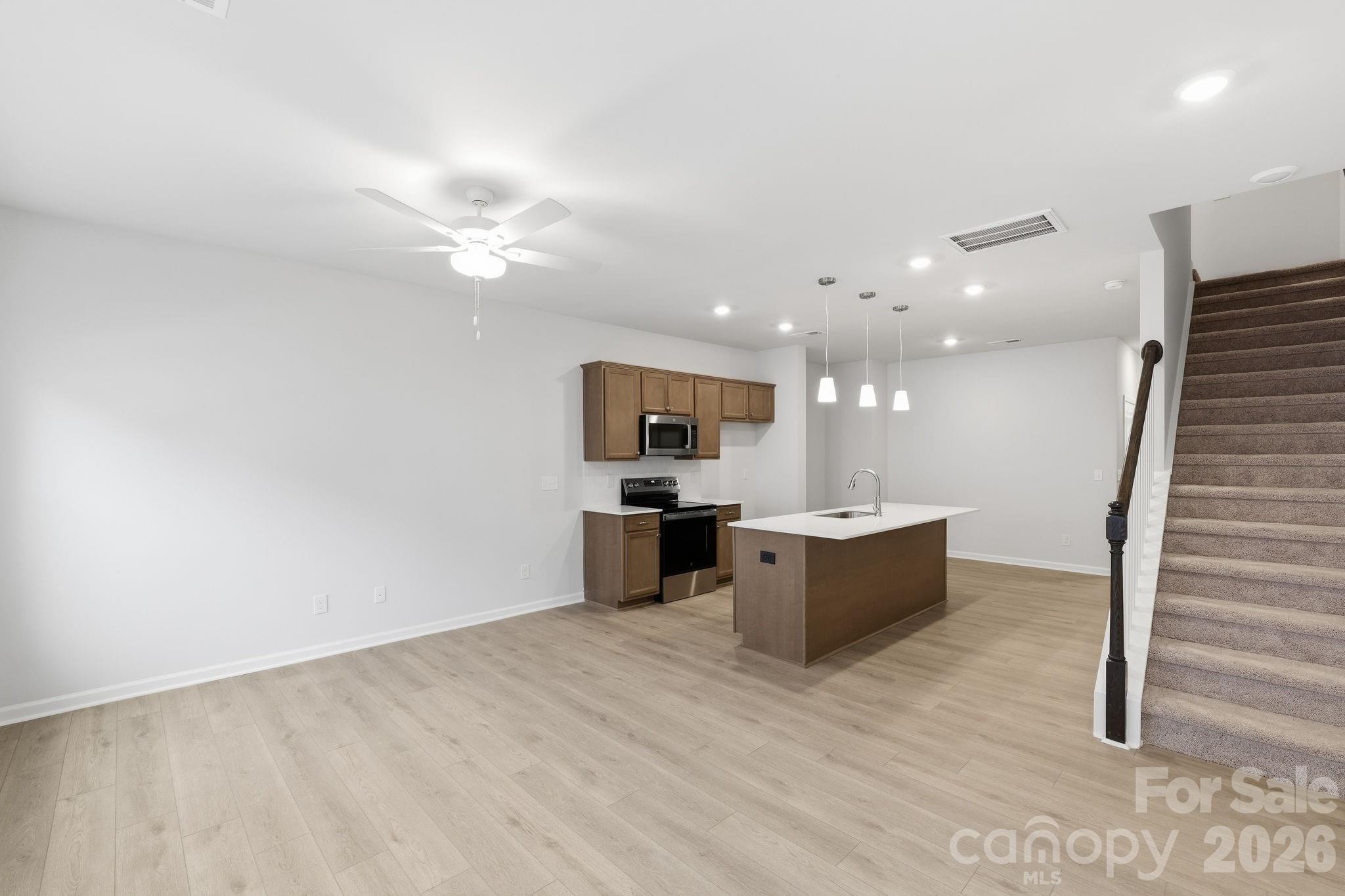 6213 Kimball Court 40