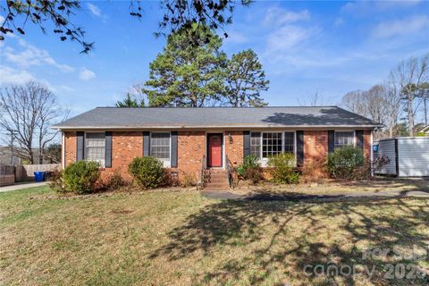 Photo of 1135 Fieldstone Road, Mooresville, NC 28115 (MLS # 4351019)