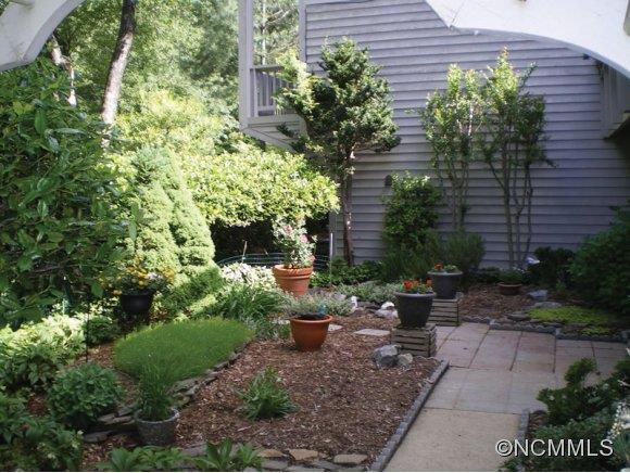 Deerlake Village - Residential