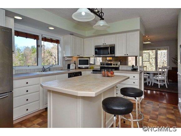 Deerlake Village - Residential