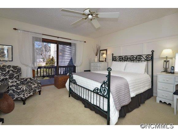 Deerlake Village - Residential