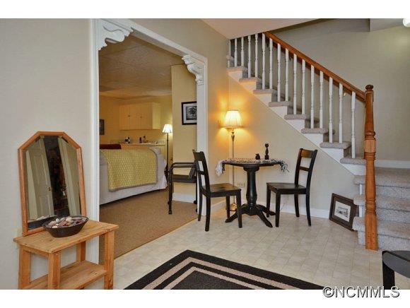 Deerlake Village - Residential