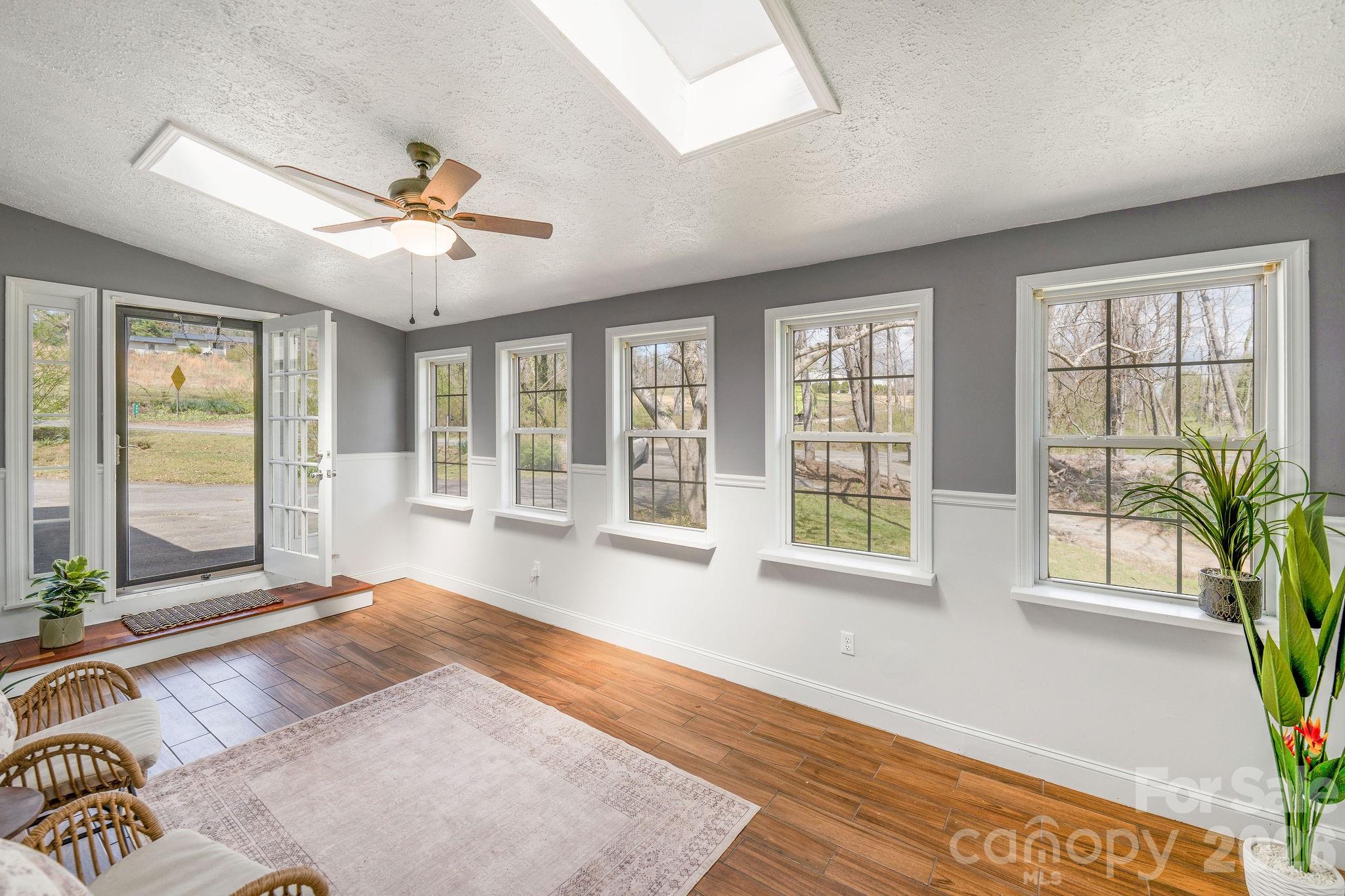 18 Peaceful Valley Lane