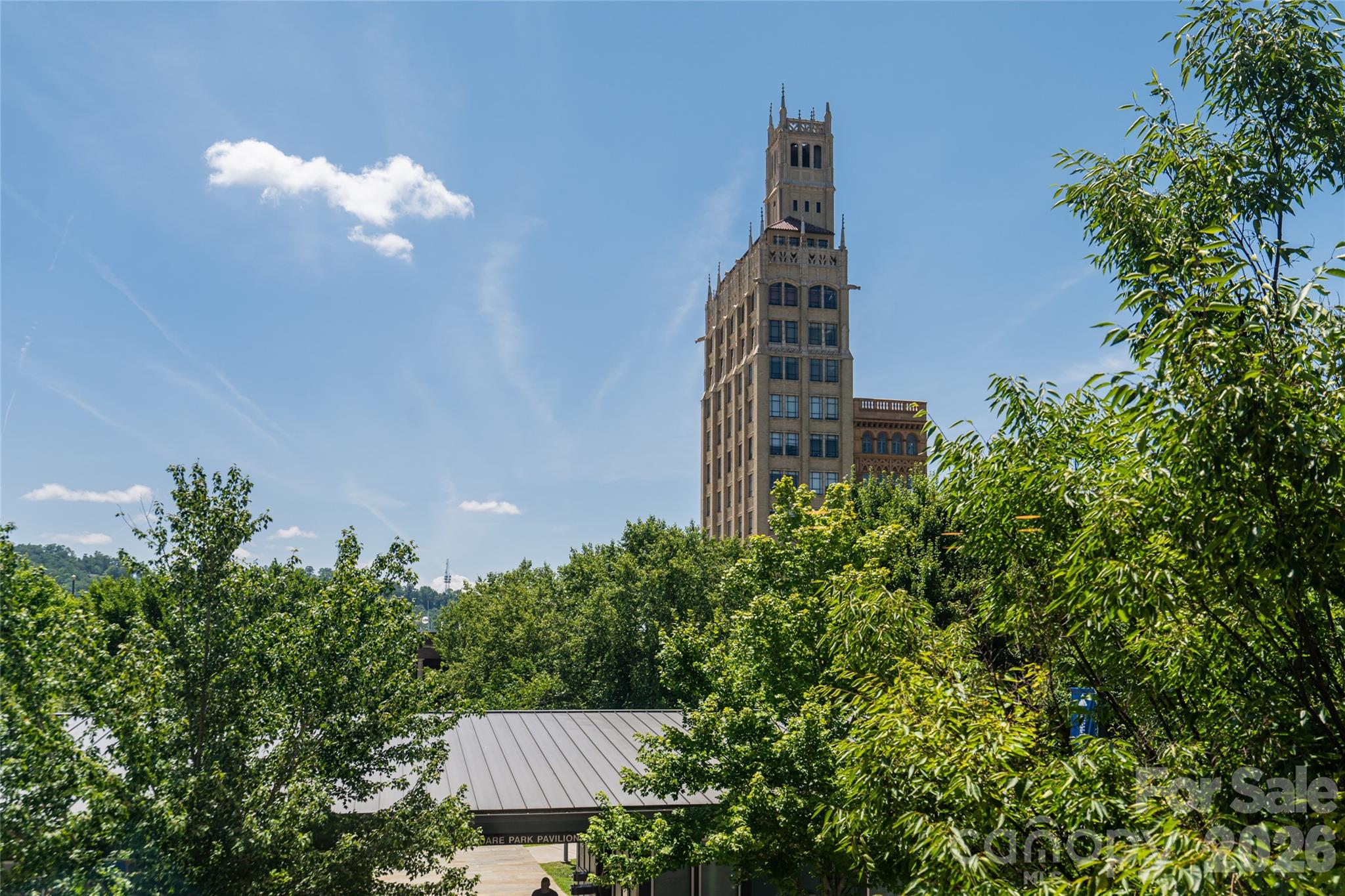 122 College Street 201