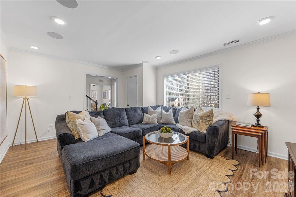 7020 Valley Haven Drive