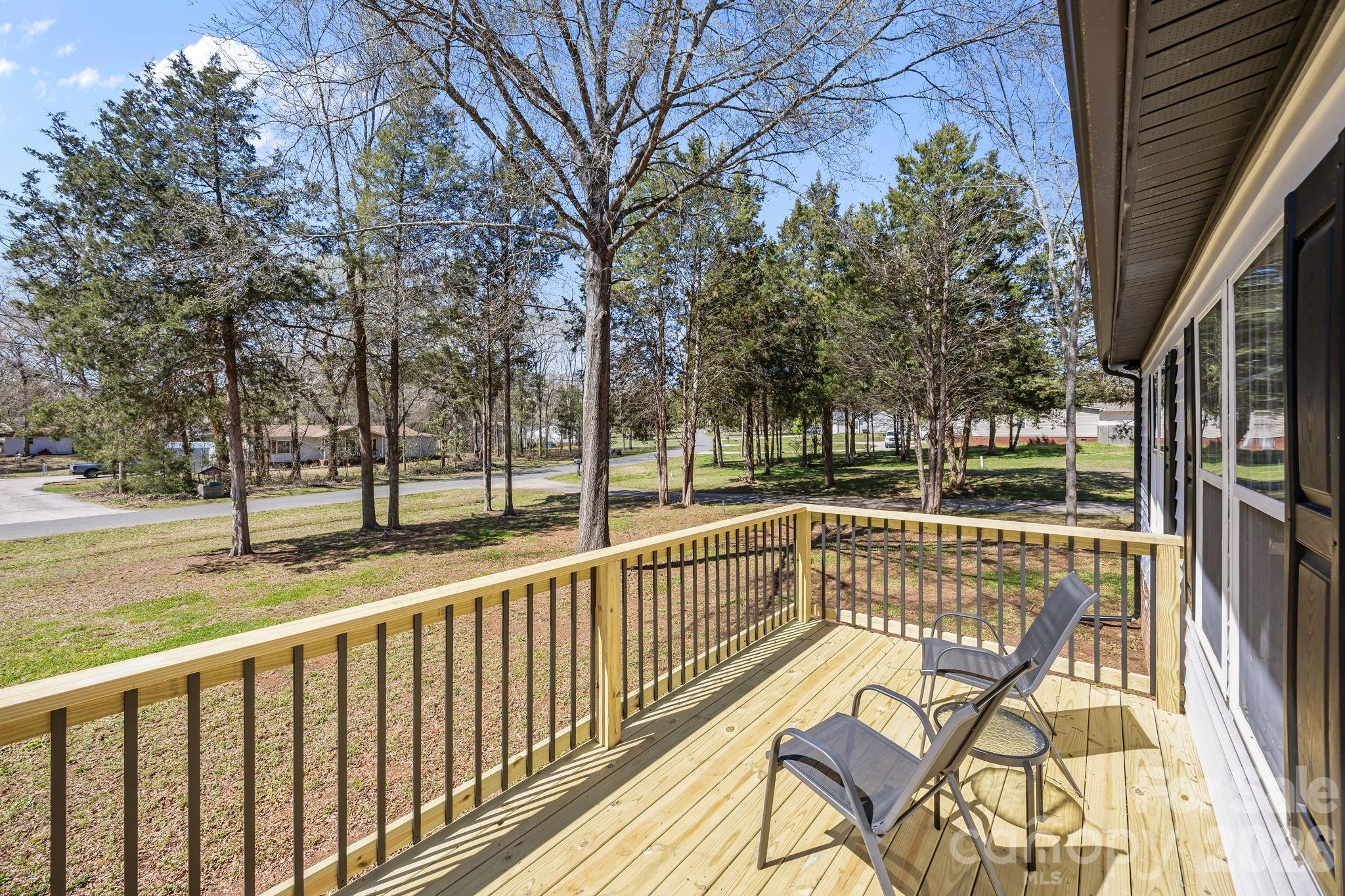 3057 Fountainview Avenue