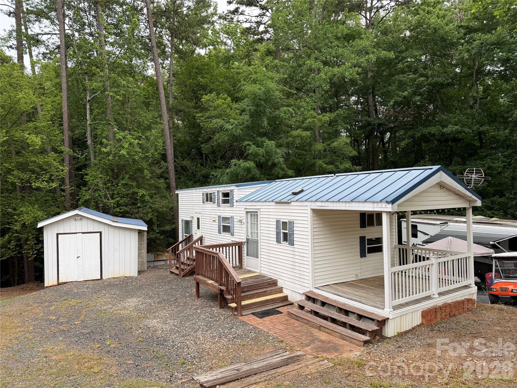 Twin Harbor - Residential