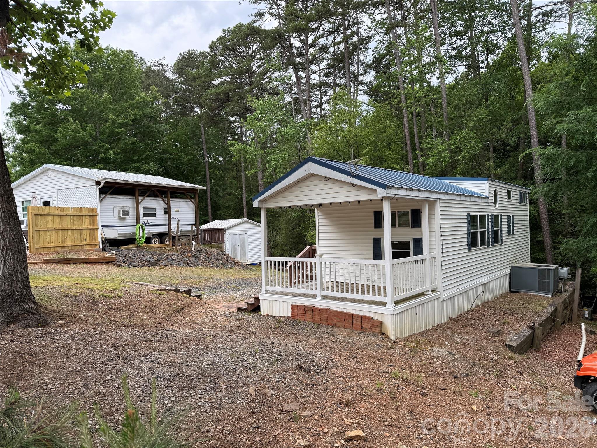 Twin Harbor - Residential