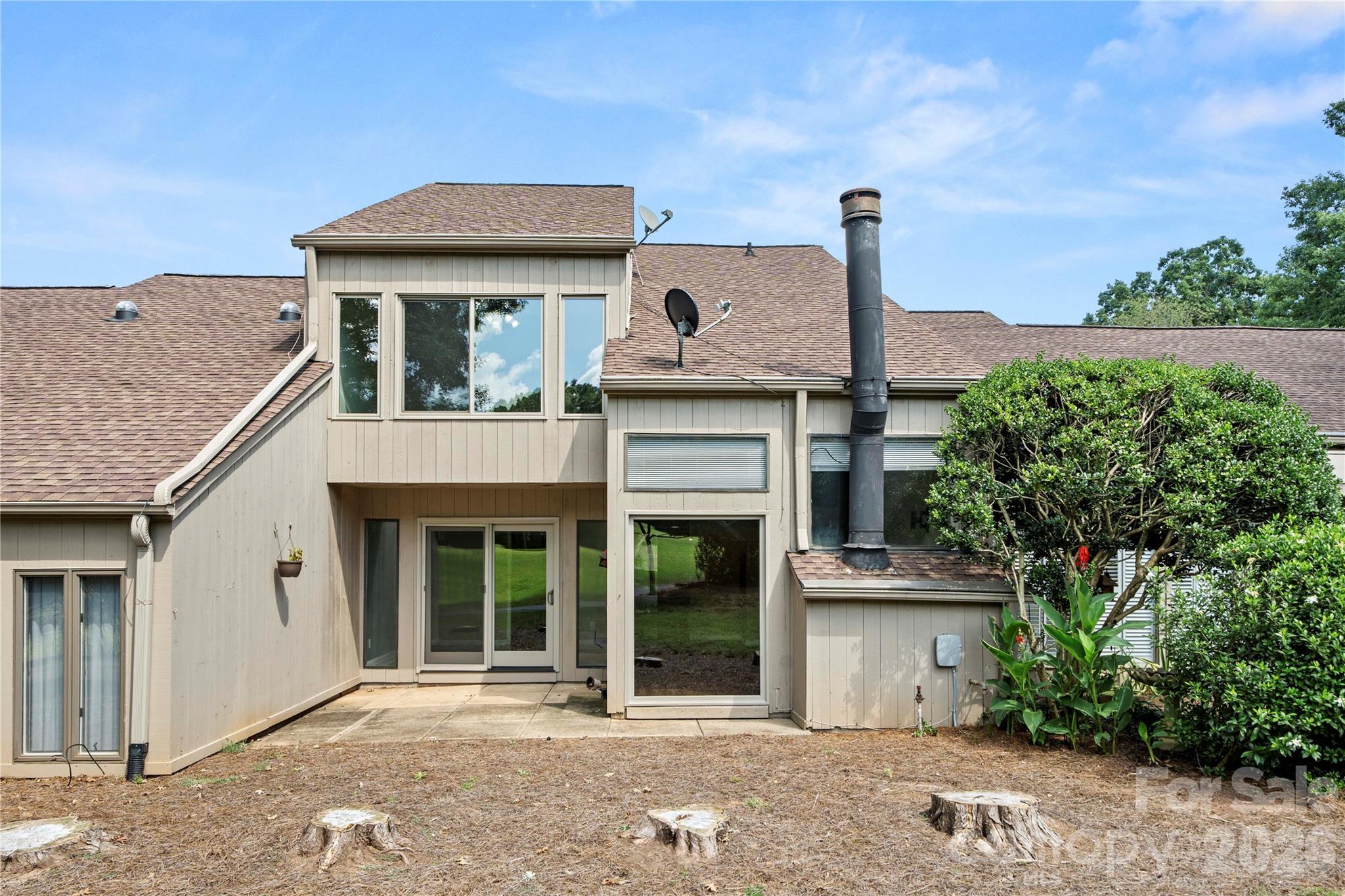102 Ridgeport Road