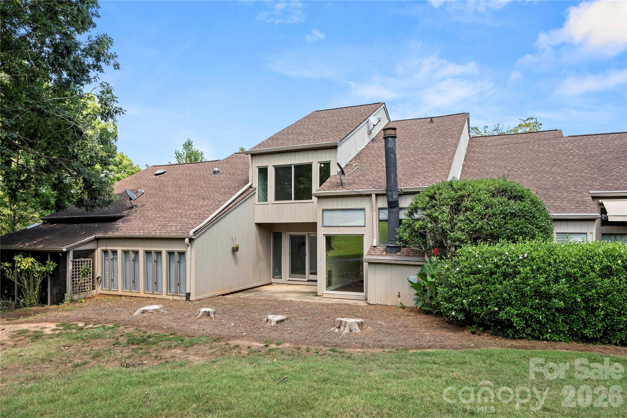 102 Ridgeport Road
