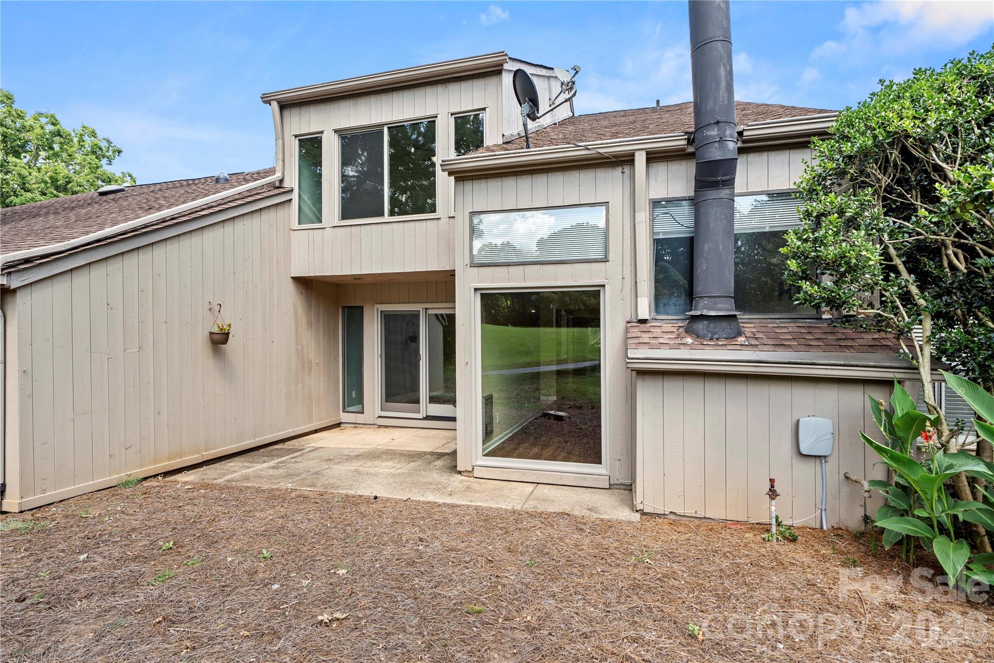 102 Ridgeport Road