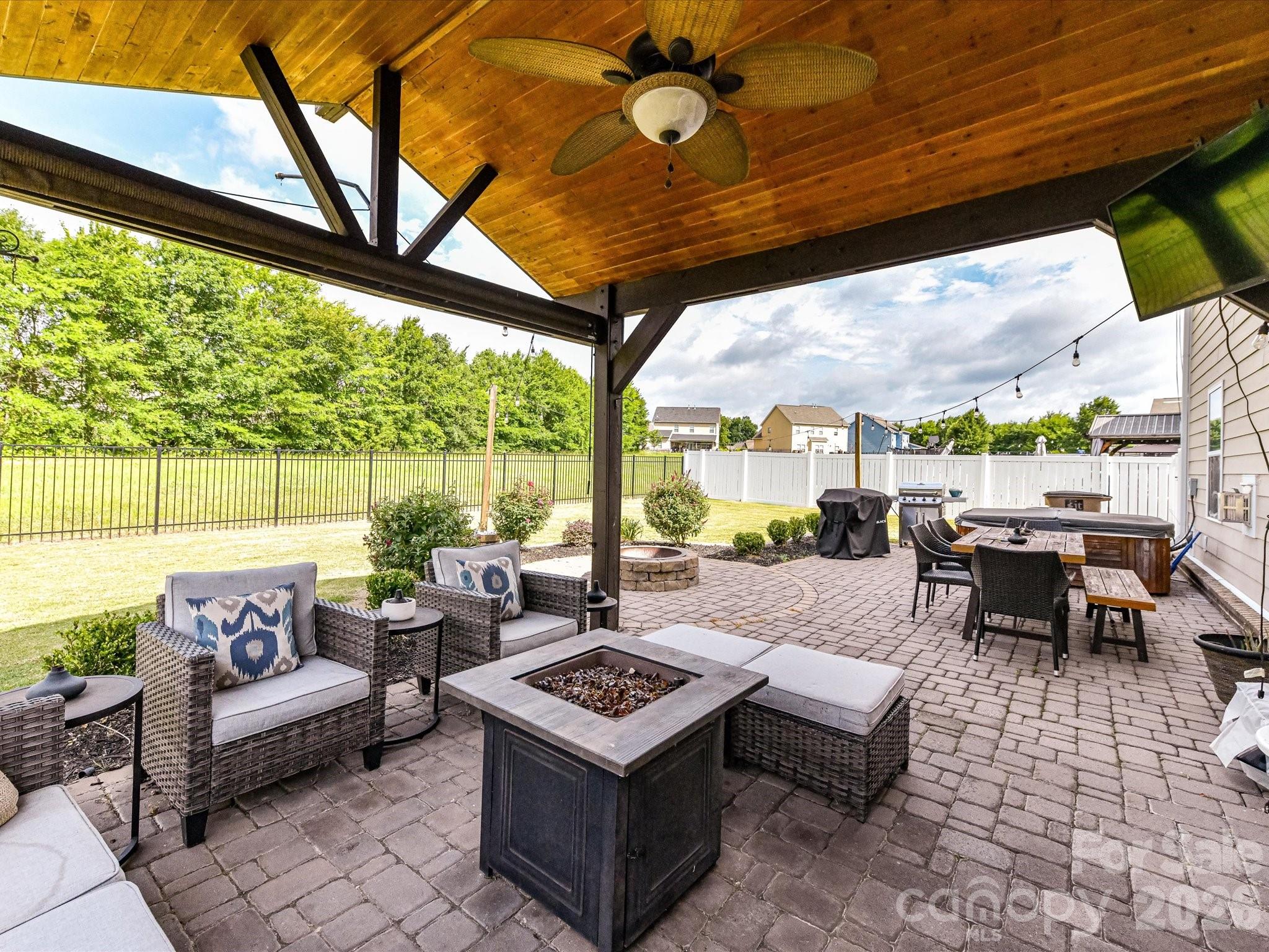 1033 Blue Stream Lane