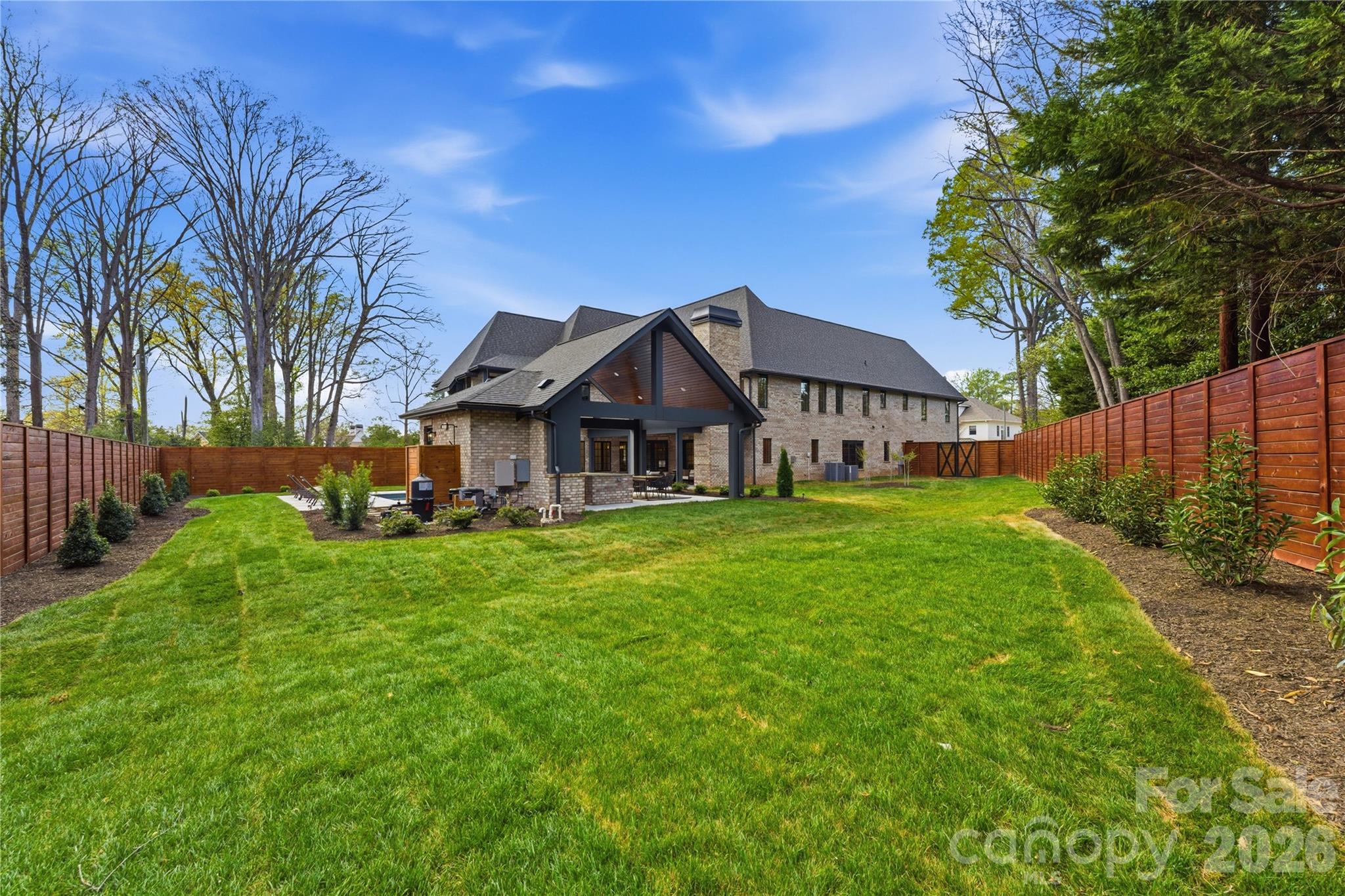 154 N Canterbury Road