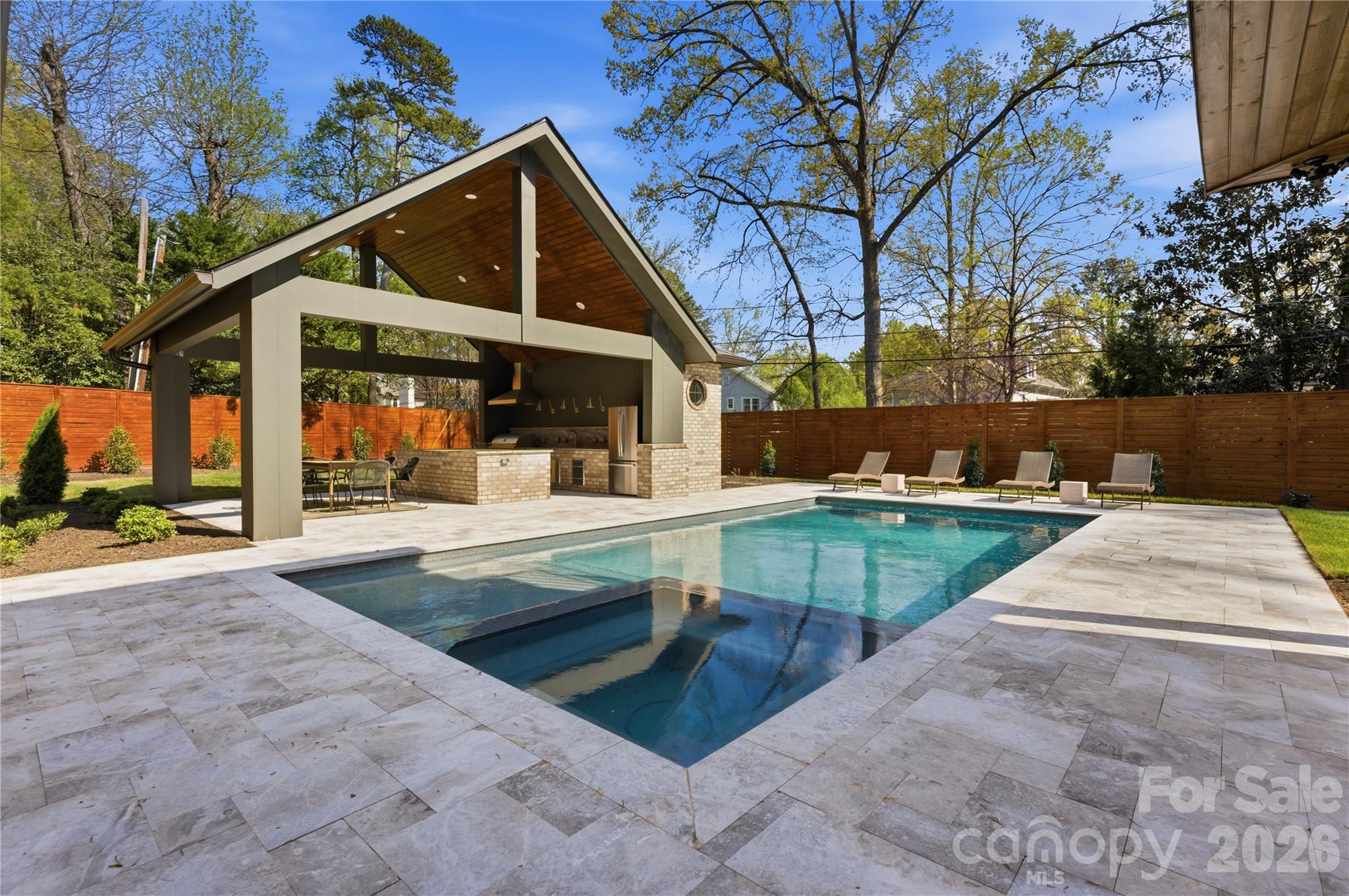 154 N Canterbury Road