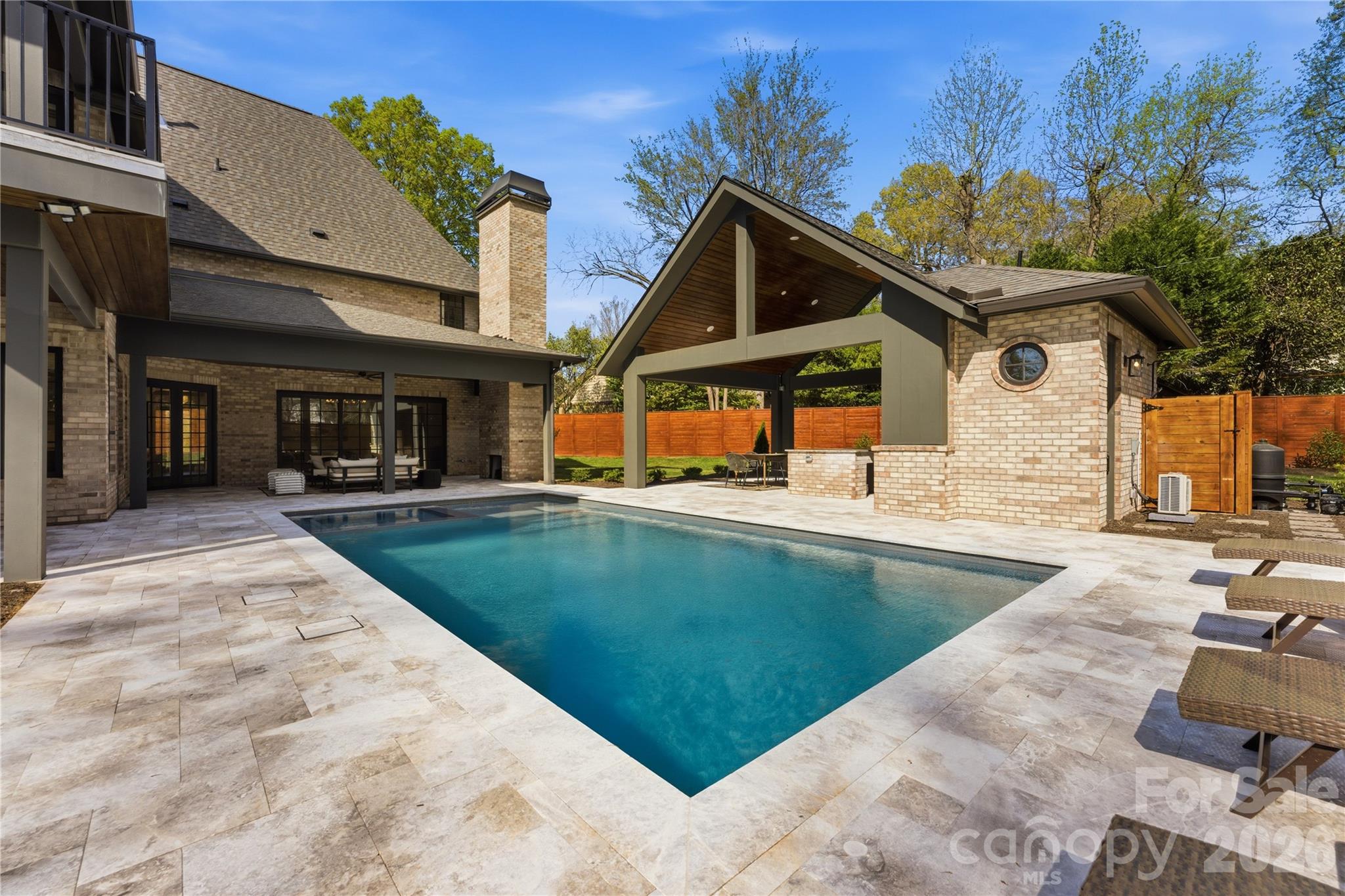 154 N Canterbury Road