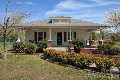 Photo of 2102 Hickory Grove Road, Gastonia, NC 28056 (MLS # 4362956)