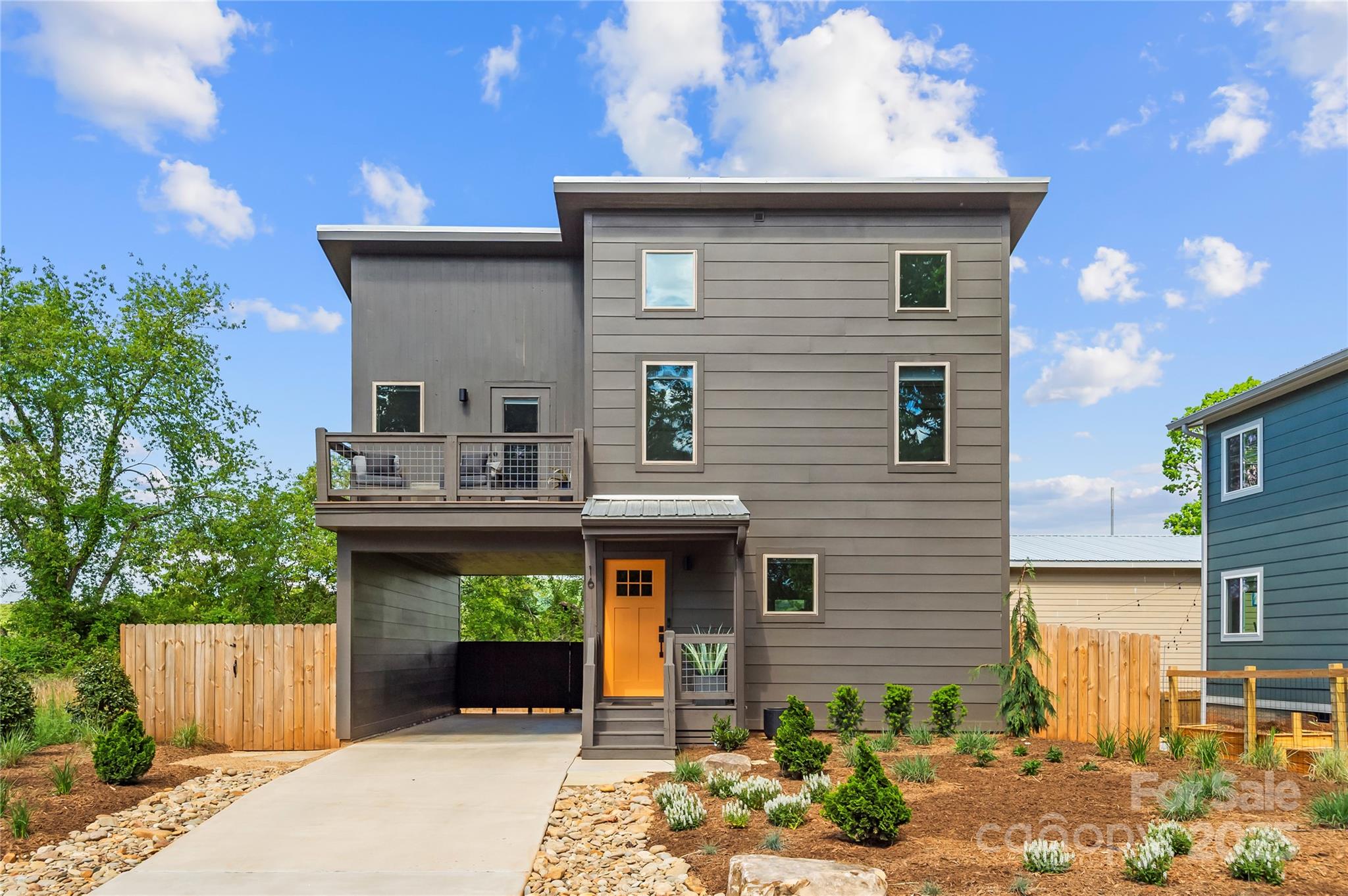 16 Oak Hill Drive