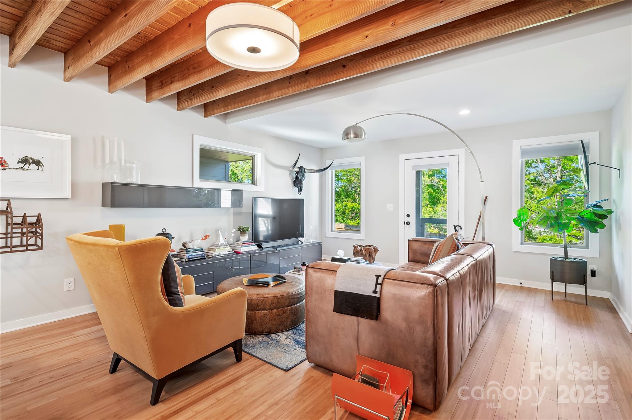 16 Oak Hill Drive