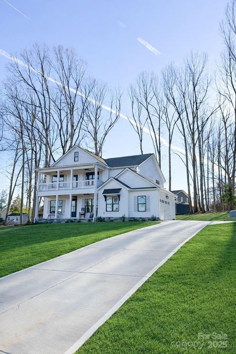 148 Crystal Circle Mooresville NC 28117