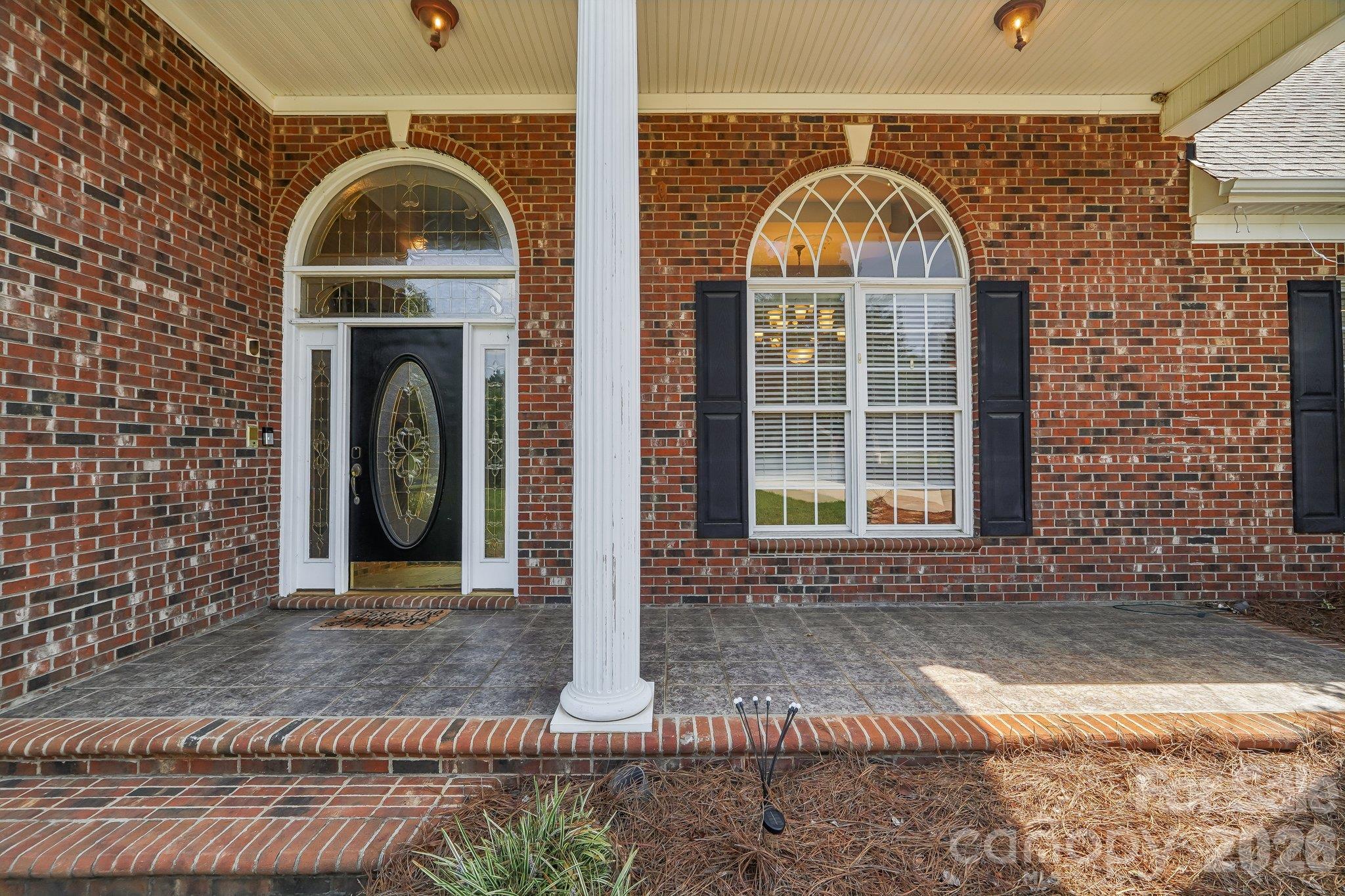 5505 Hickory Leaf Court