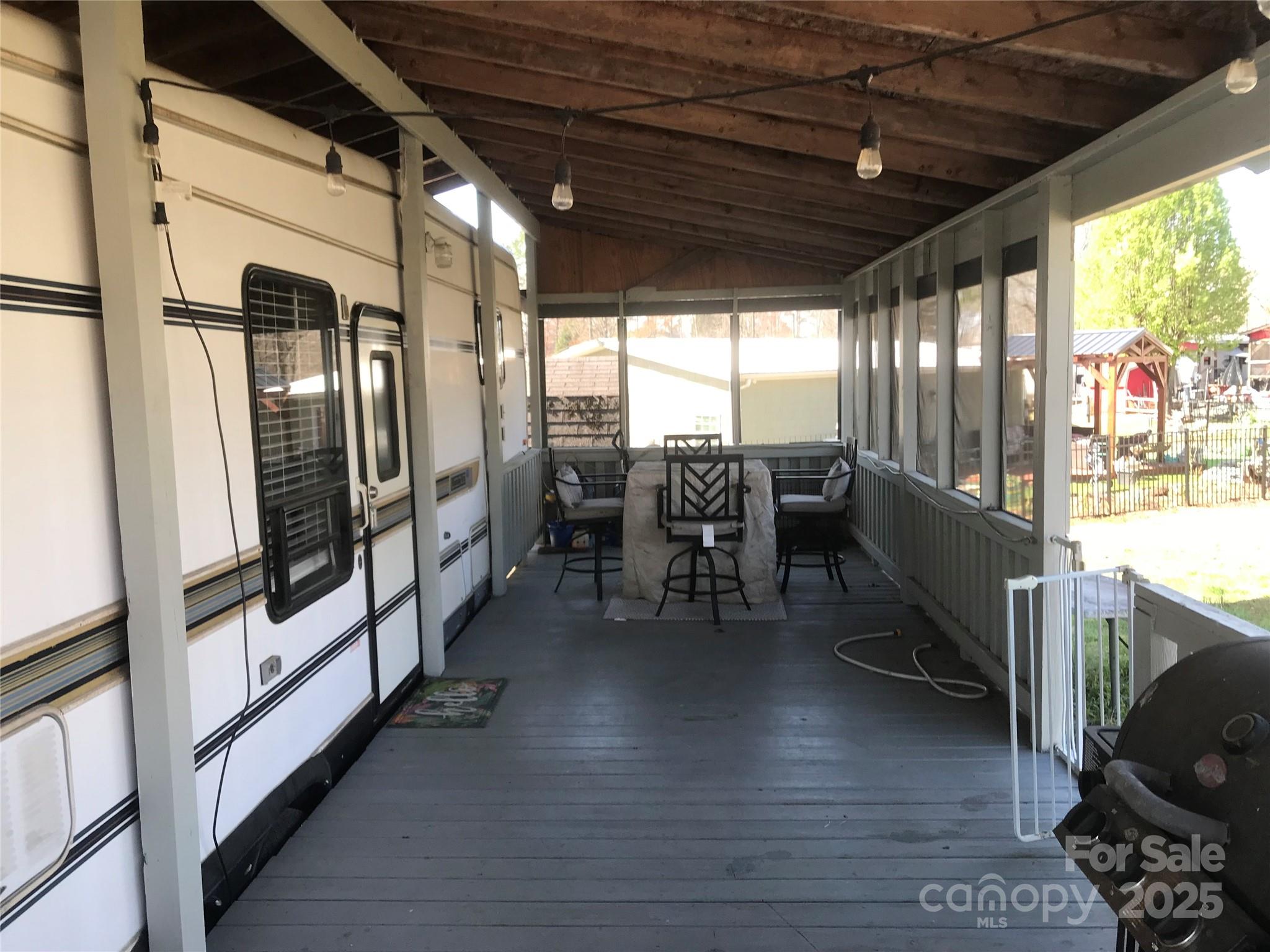 Twin Harbor - Residential