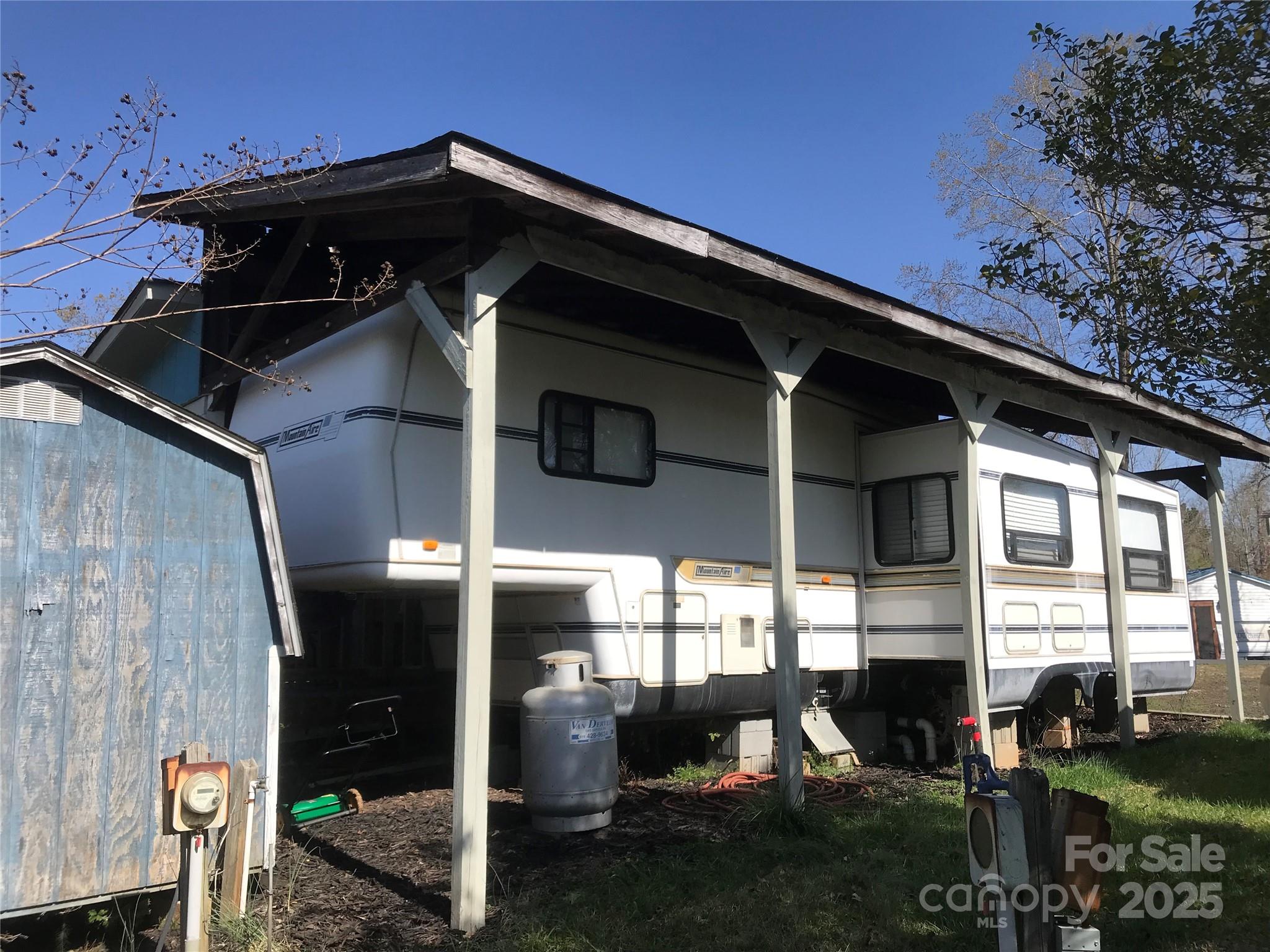 Twin Harbor - Residential