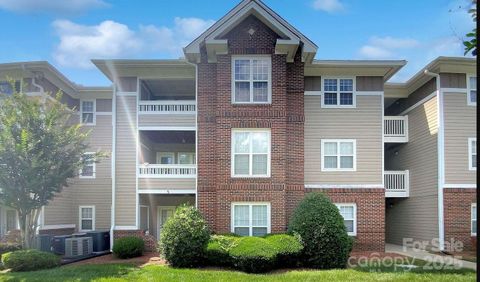 9810 Campus Walk Lane Charlotte NC 28262