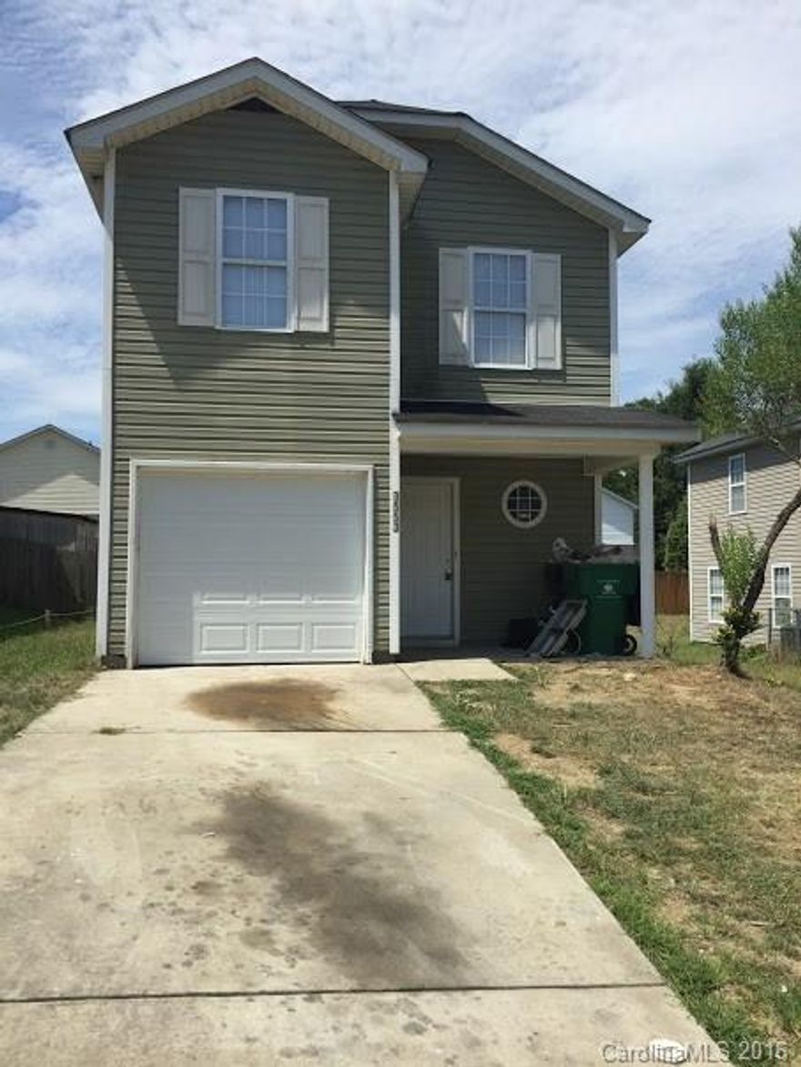 This property has 4 bedrooms and 2.5 baths. Nice kitchen! Attached 1 car garage, great for parking or storage! Easy access to I-77 and Clanton Park! NO PETS.