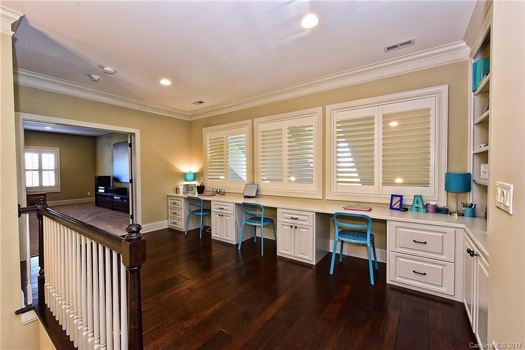 Winding Walk - Residential