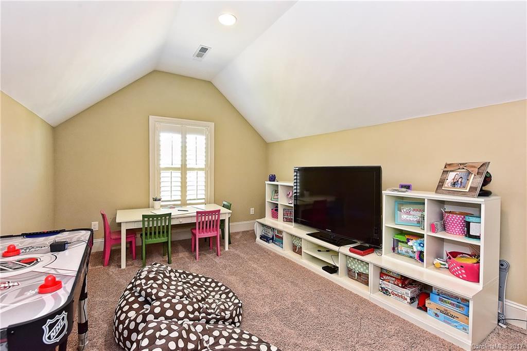 Winding Walk - Residential