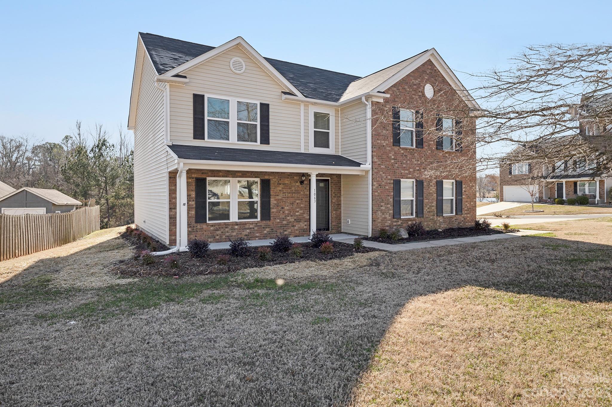 Village Green At Wellsbrook - Residential