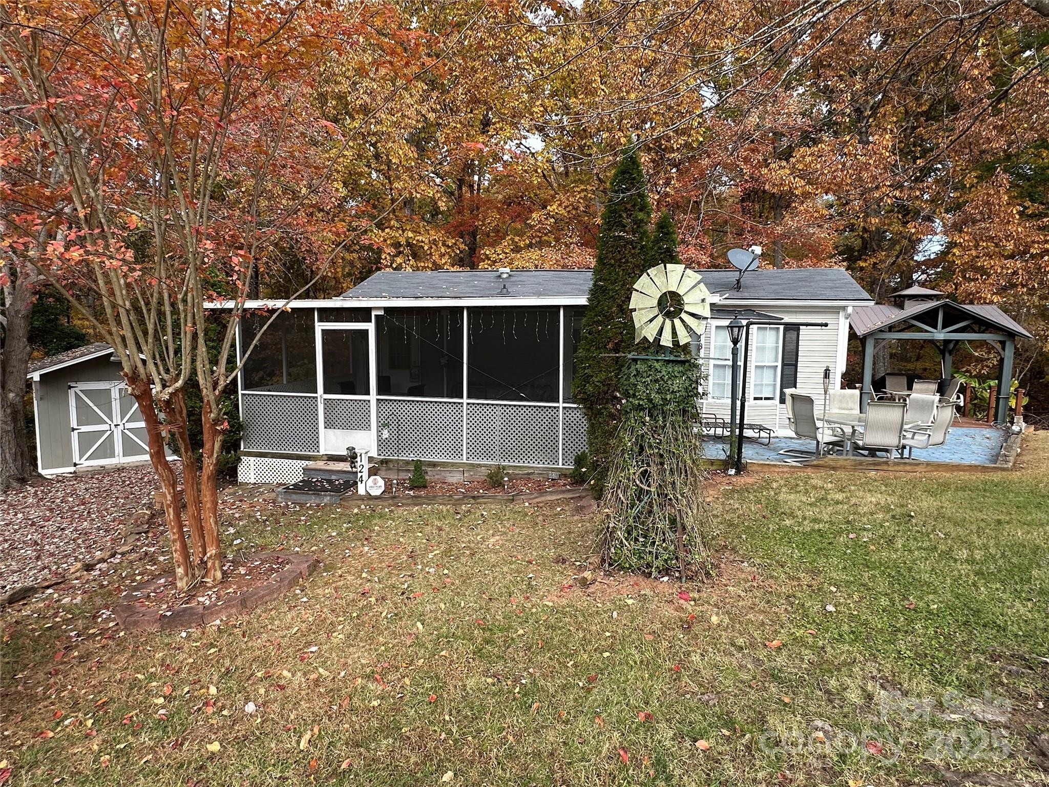 124 Hummingbird Circle