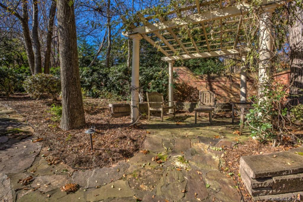 Hampton Manor - Residential