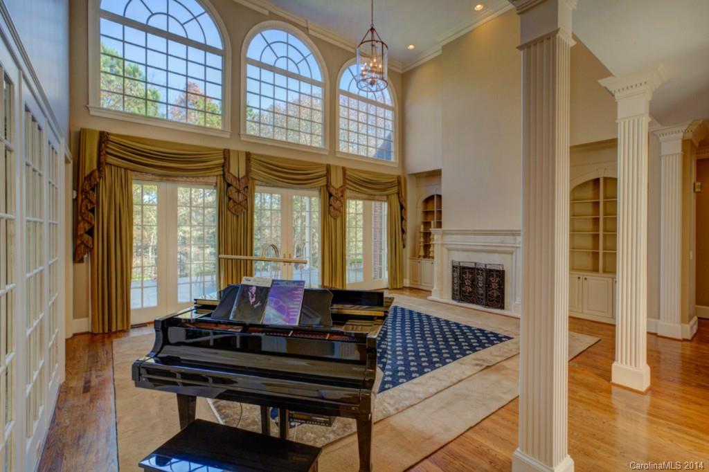 Hampton Manor - Residential