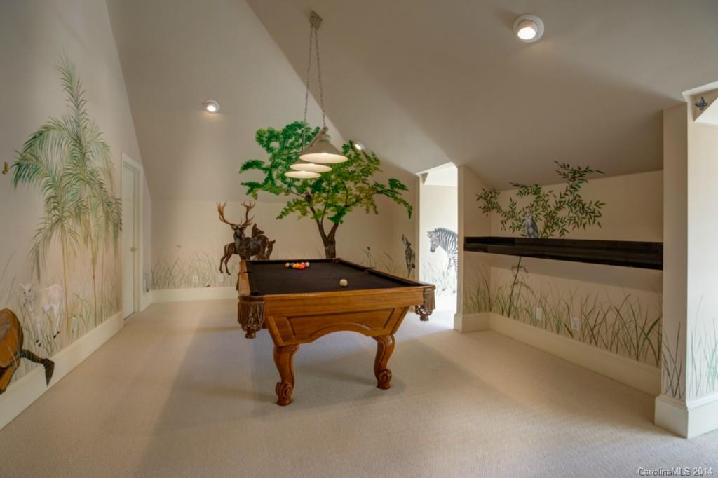 Hampton Manor - Residential