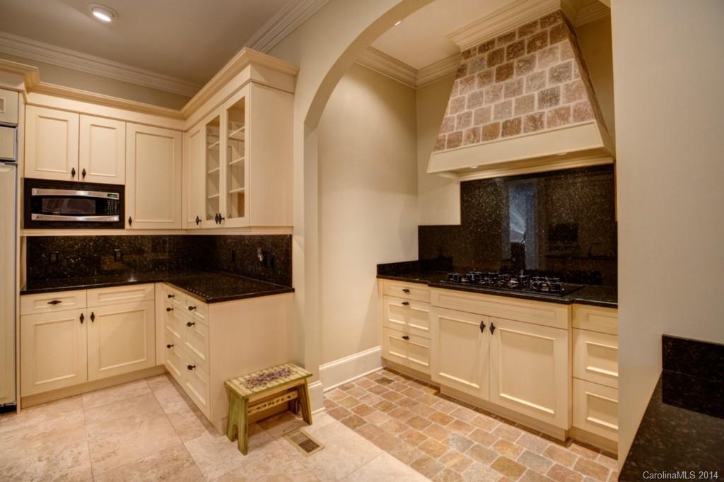 Hampton Manor - Residential