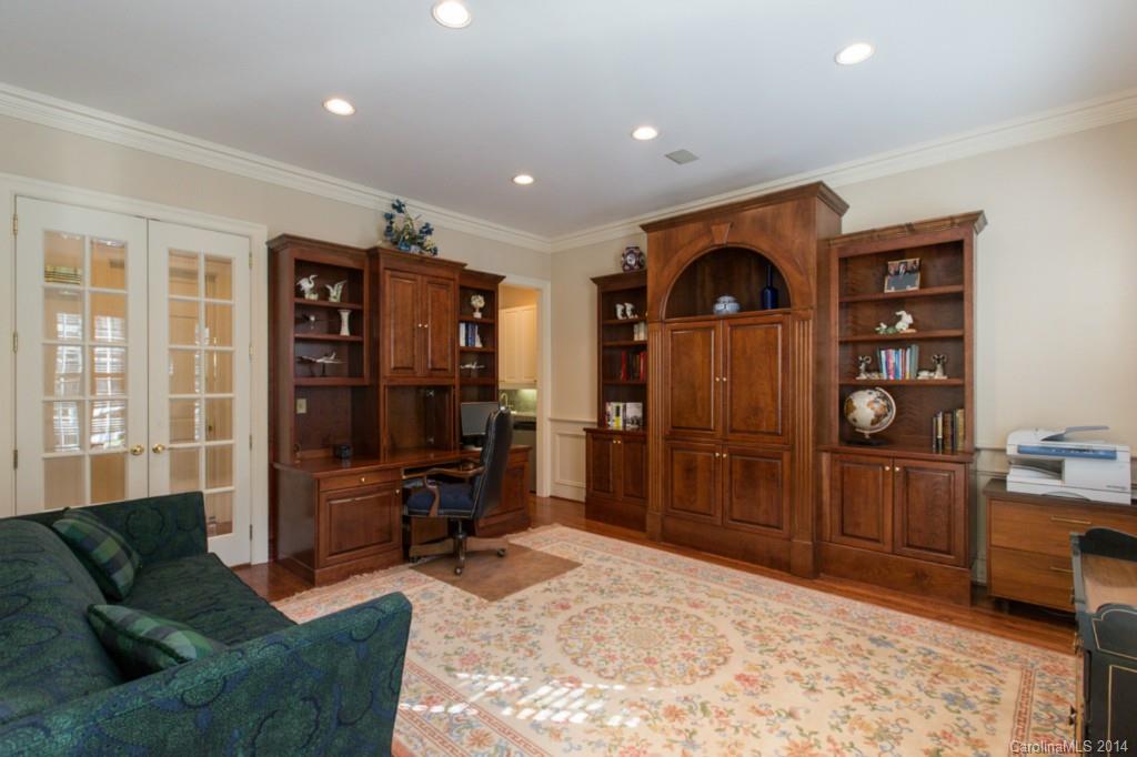 Hampton Manor - Residential