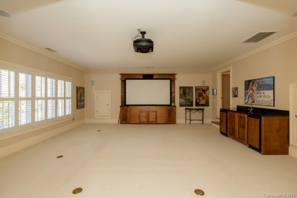 Hampton Manor - Residential