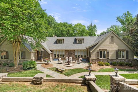 Photo of 4531 Montibello Drive, Charlotte, NC 28226 (MLS # 4381155)