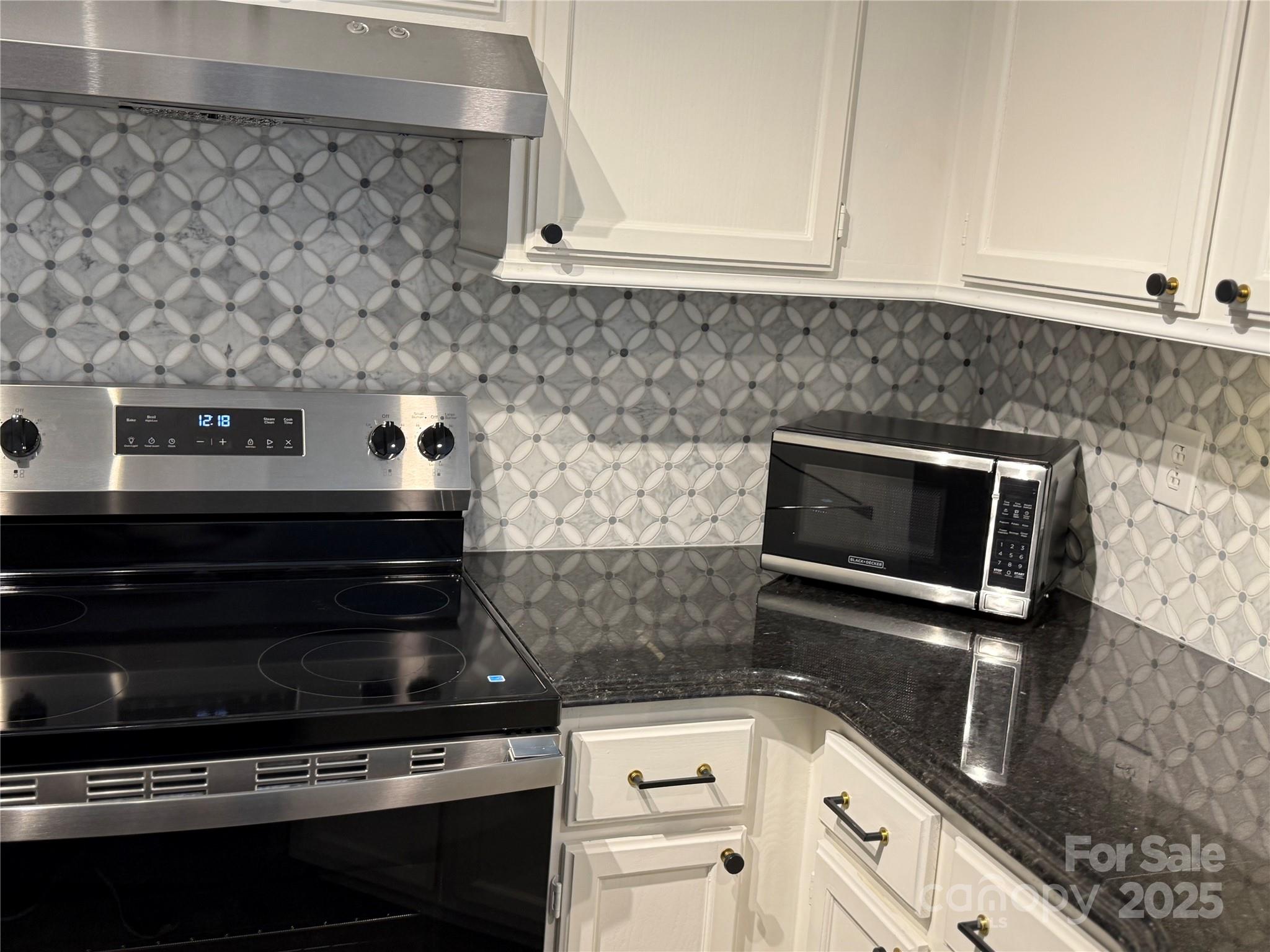 2520 Stradbrook Drive