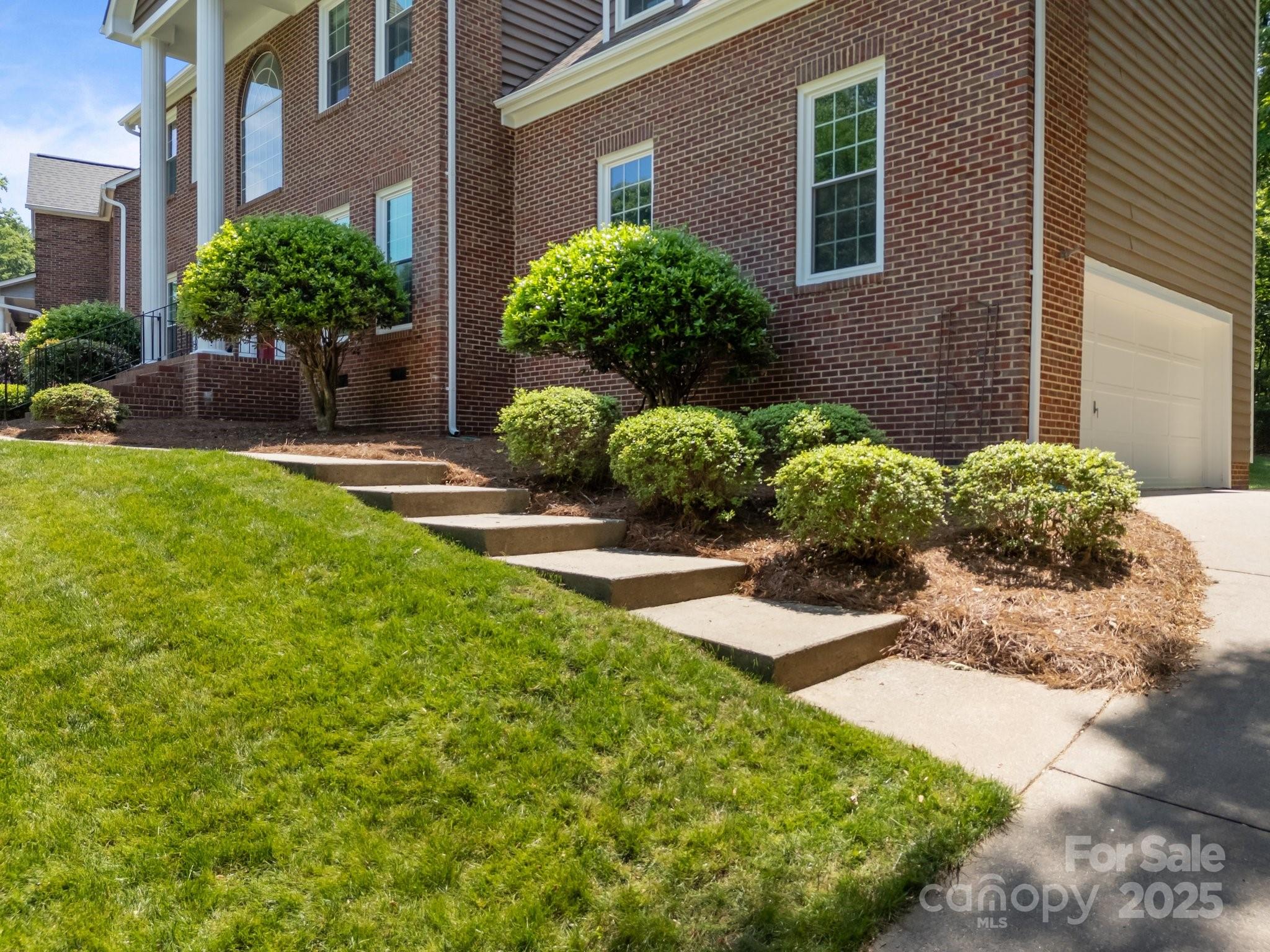 9000 Stourbridge Drive