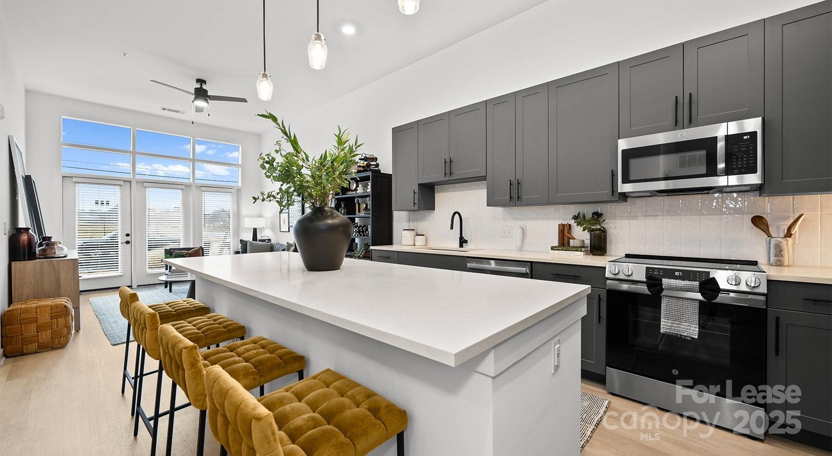 Charlotte, North Carolina 28203, United States, 1 Bedroom Bedrooms, ,1 BathroomBathrooms,Residential,Active,229007