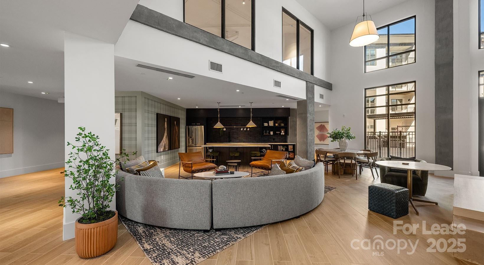 Charlotte, North Carolina 28203, United States, 1 Bedroom Bedrooms, ,1 BathroomBathrooms,Residential,Active,229007