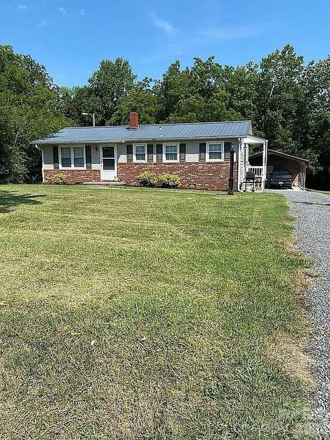 736 E 11th Street Newton NC 28658