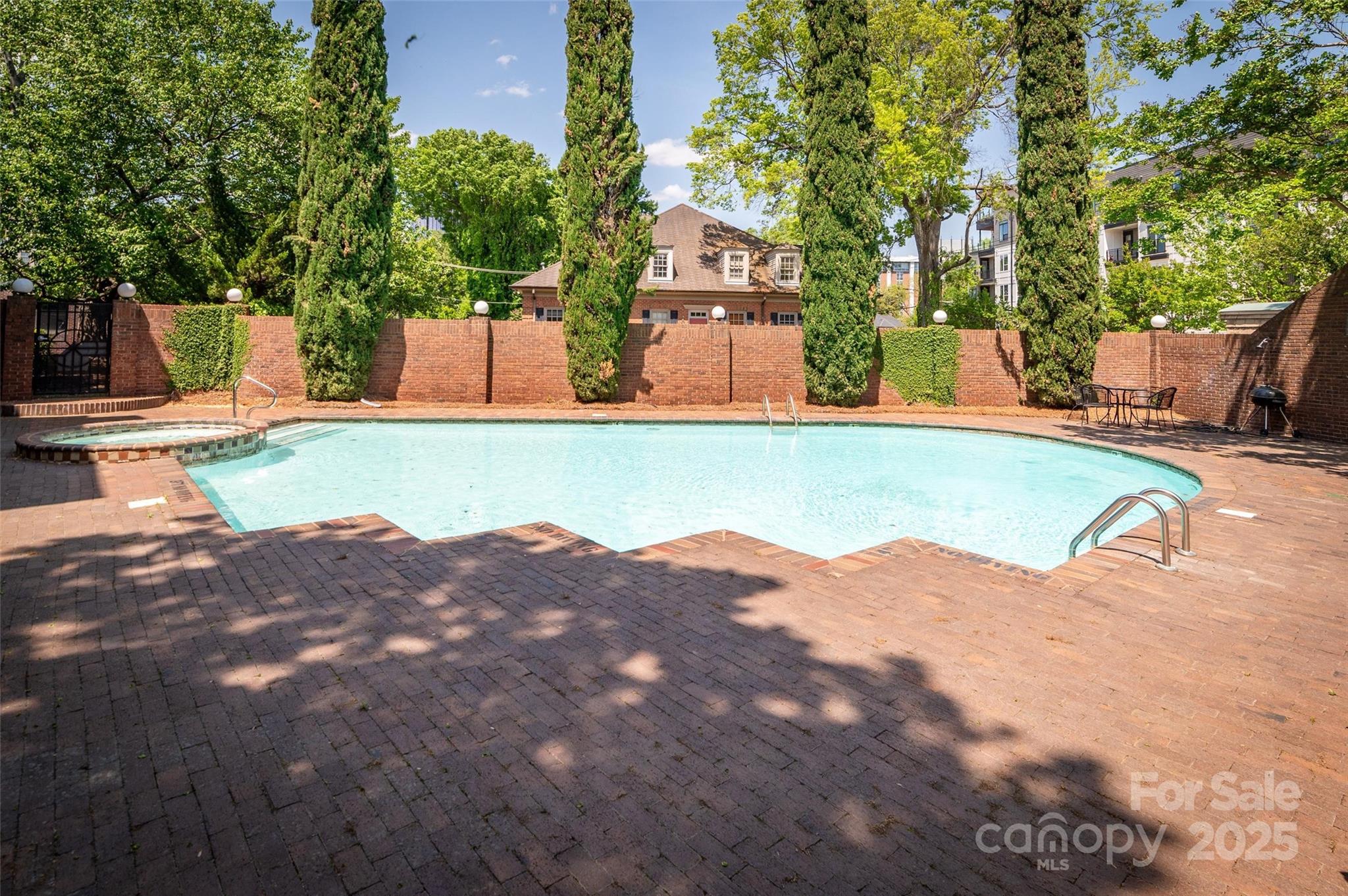 1101 E Morehead Street 31