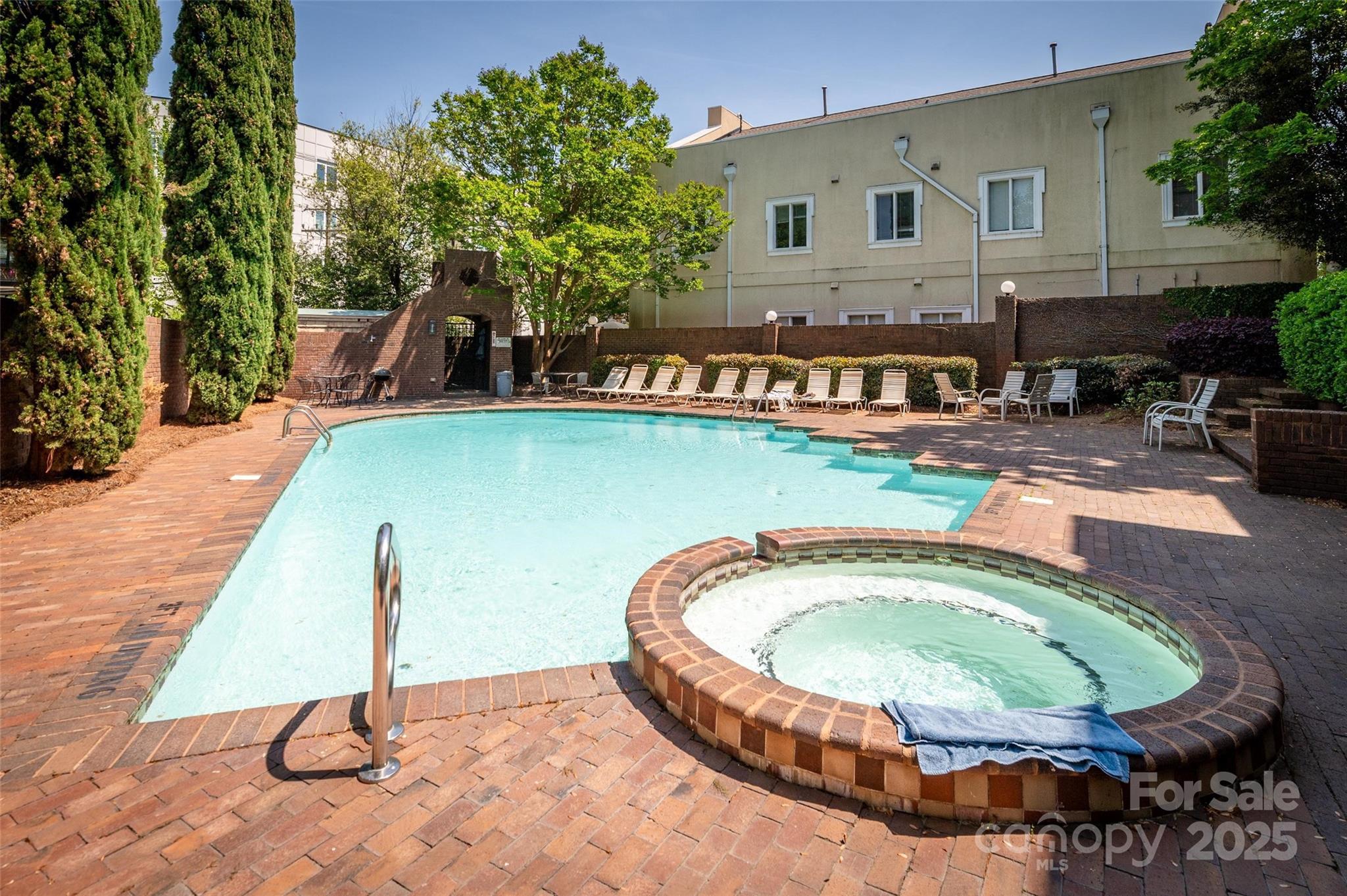 1101 E Morehead Street 31