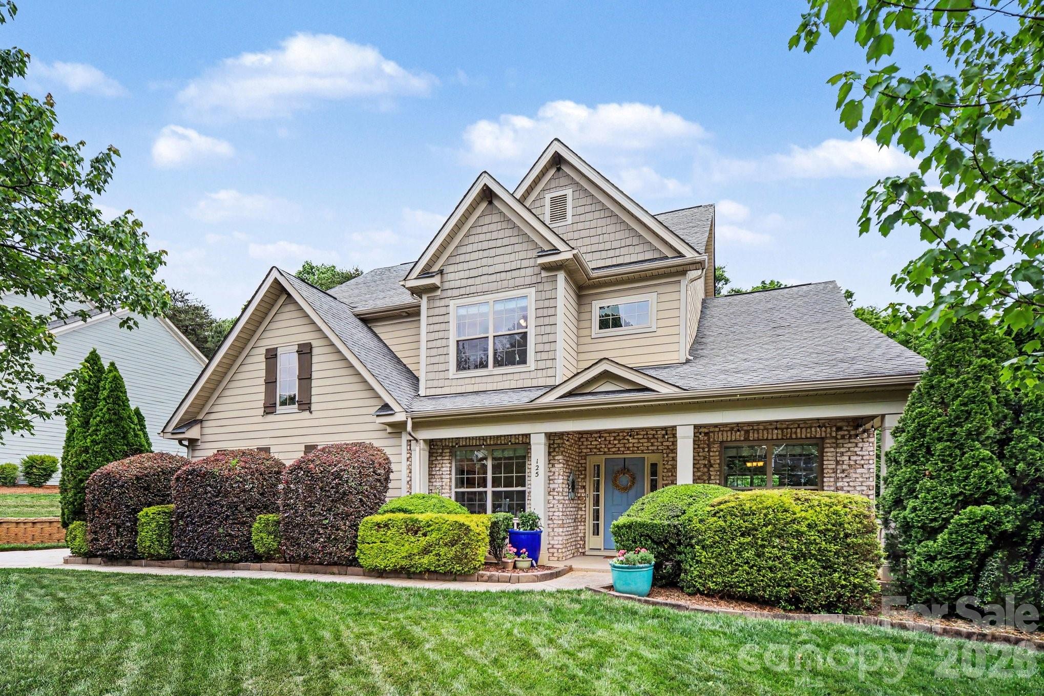 125 Lakeshore Hills Drive