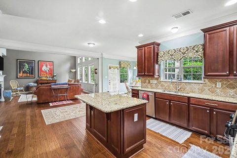 Photo of 125 Lakeshore Hills Drive, Mooresville, NC 28117 (MLS # 4378229)