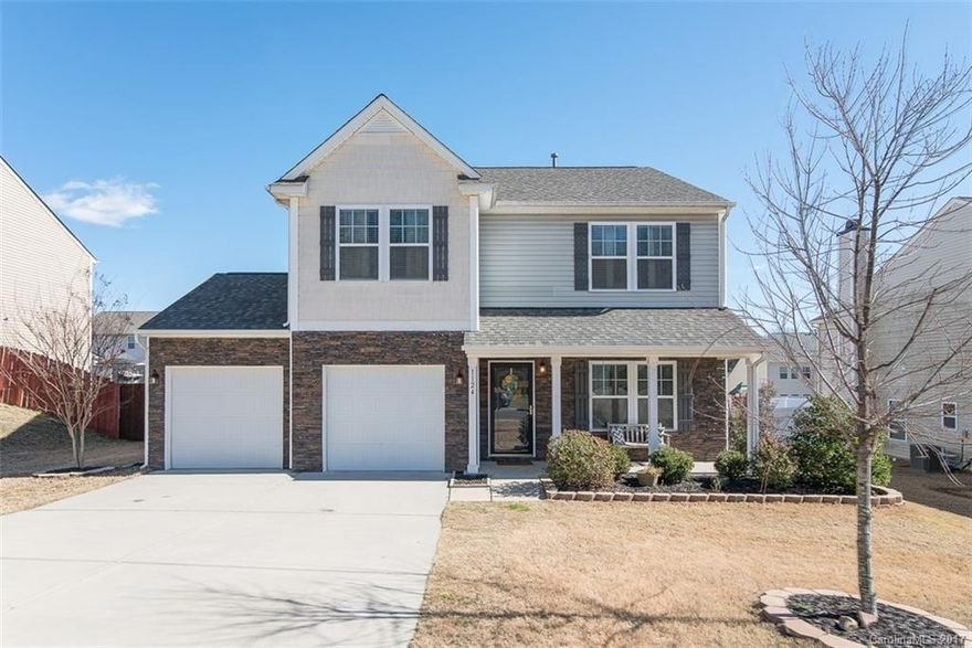 Don't miss out on this great opportunity! Located in the charming neighborhood of Silver Run you are just minutes from Ballantyne and I-485. With 4 bedrooms and 2.5 baths this home is move in ready.  Granite counter tops, a gas tankless water heater, and beautiful pre-finished wood floors are just some of the touches you'll enjoy in this wonderful home. Be sure and check out the laundry room located on the second level for convenience!