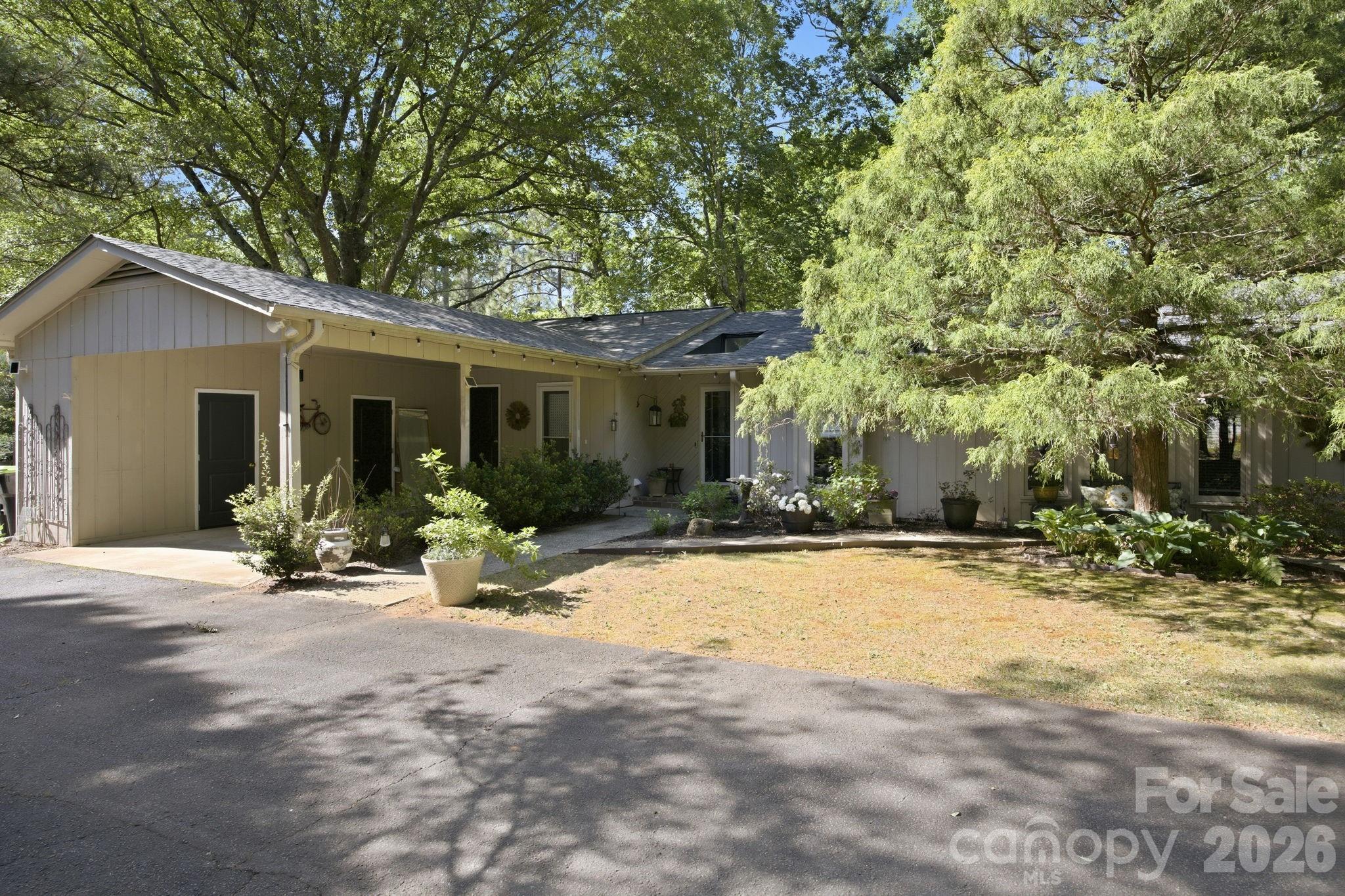 Diamond Ridge Condominiums - Residential